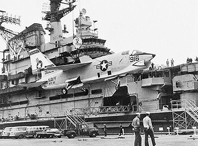 USS Roosevelt, Navy-Vought-F8U-1P Crusader