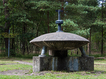 Gösta Carlsson rejste et monument ved stedet for sin observation